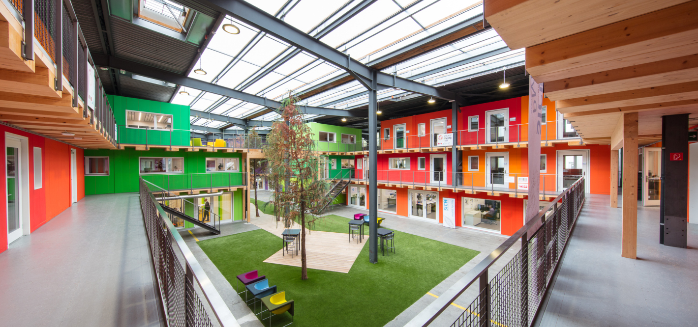 stemutz_photo_bluefactory_halle_bleue_2400px-IMI_7428 1